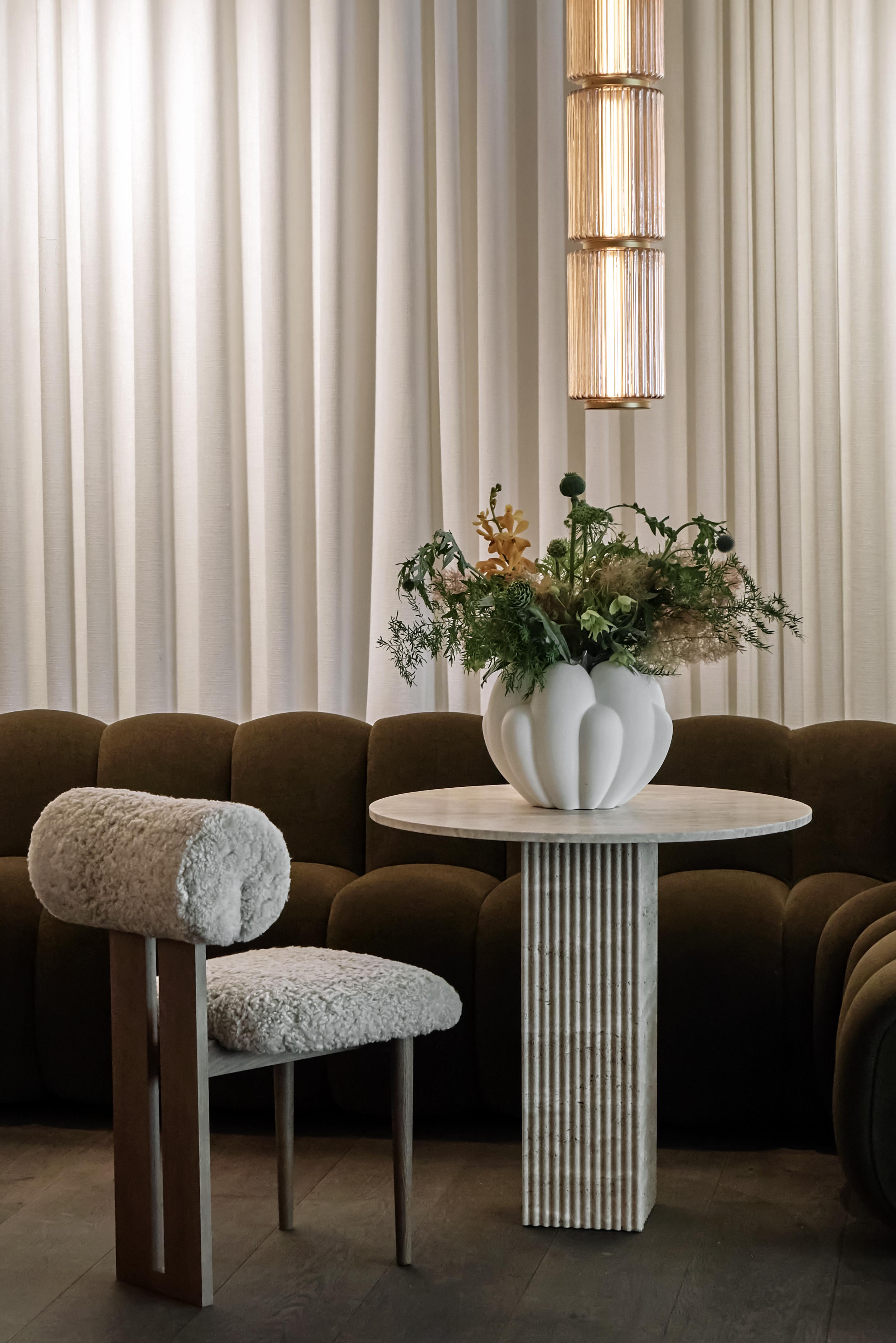 SOHO | DINING TABLE | SILVER TRAVERTINE