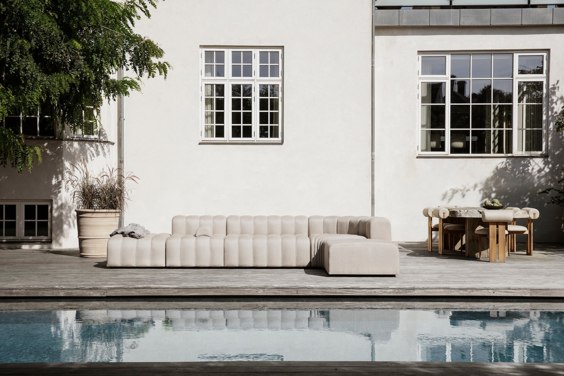 STUDIO MEDIUM | OUTDOOR