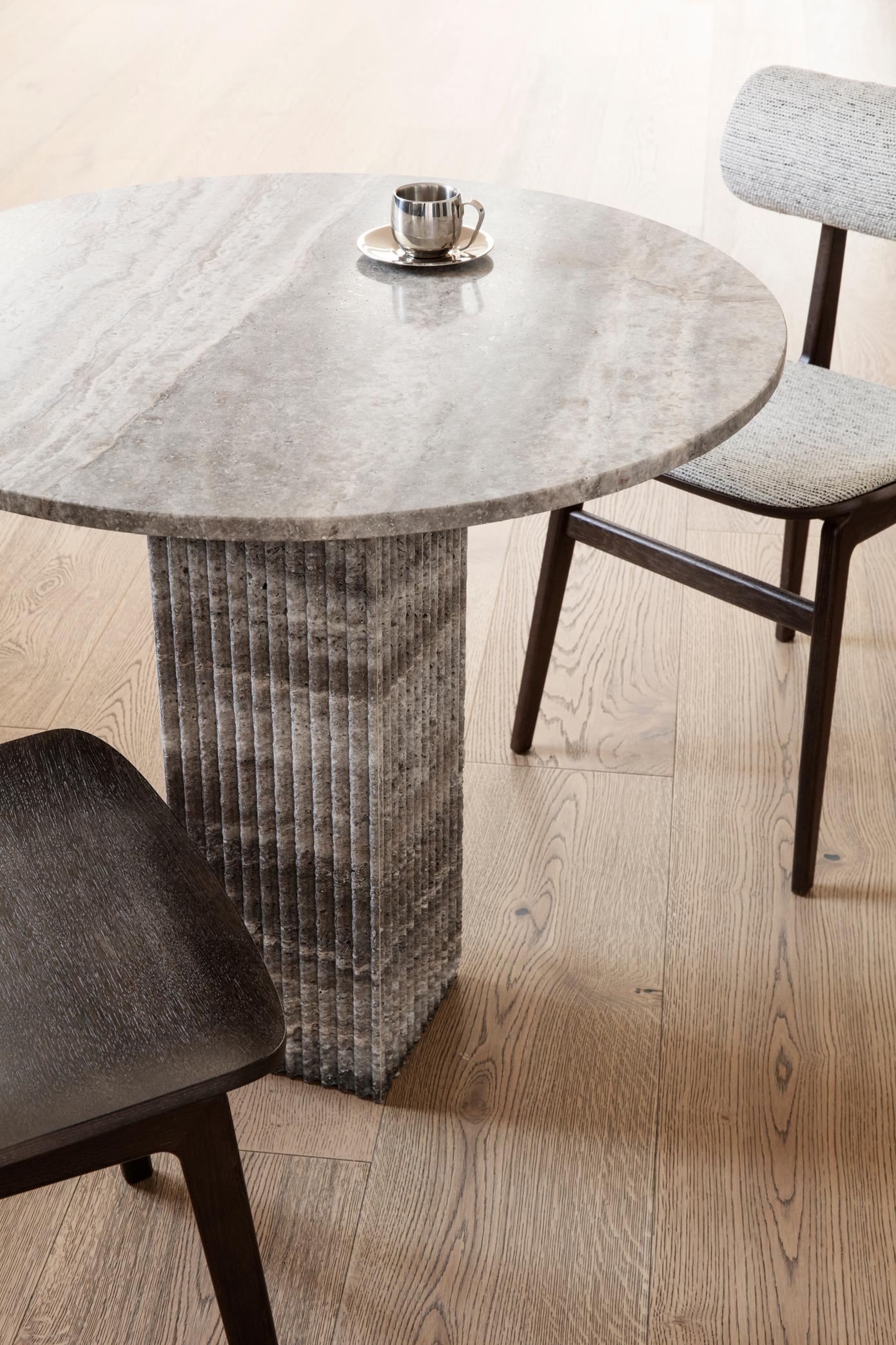 SOHO | DINING TABLE | SILVER TRAVERTINE