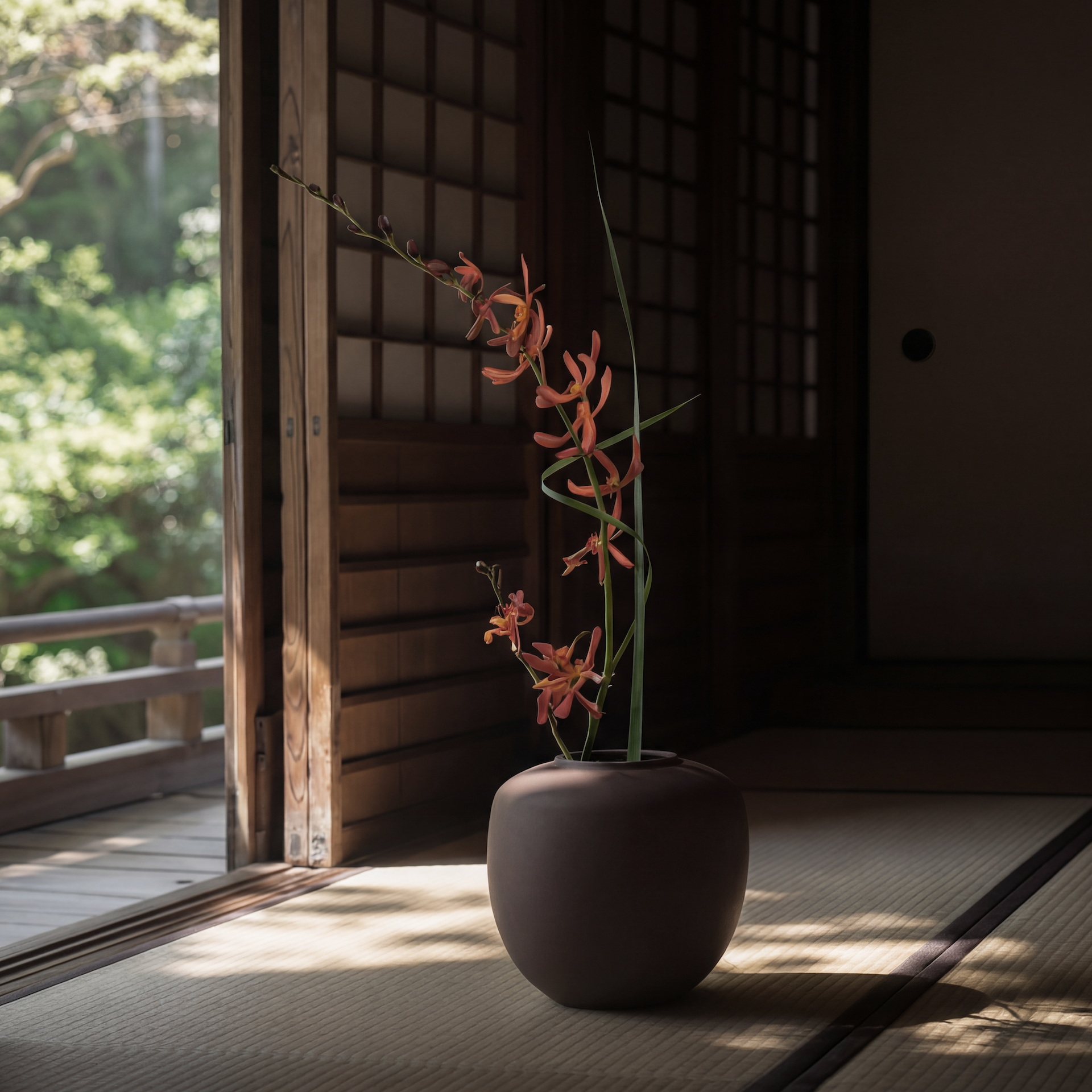 Sunao Vase, Medio - Chocolate