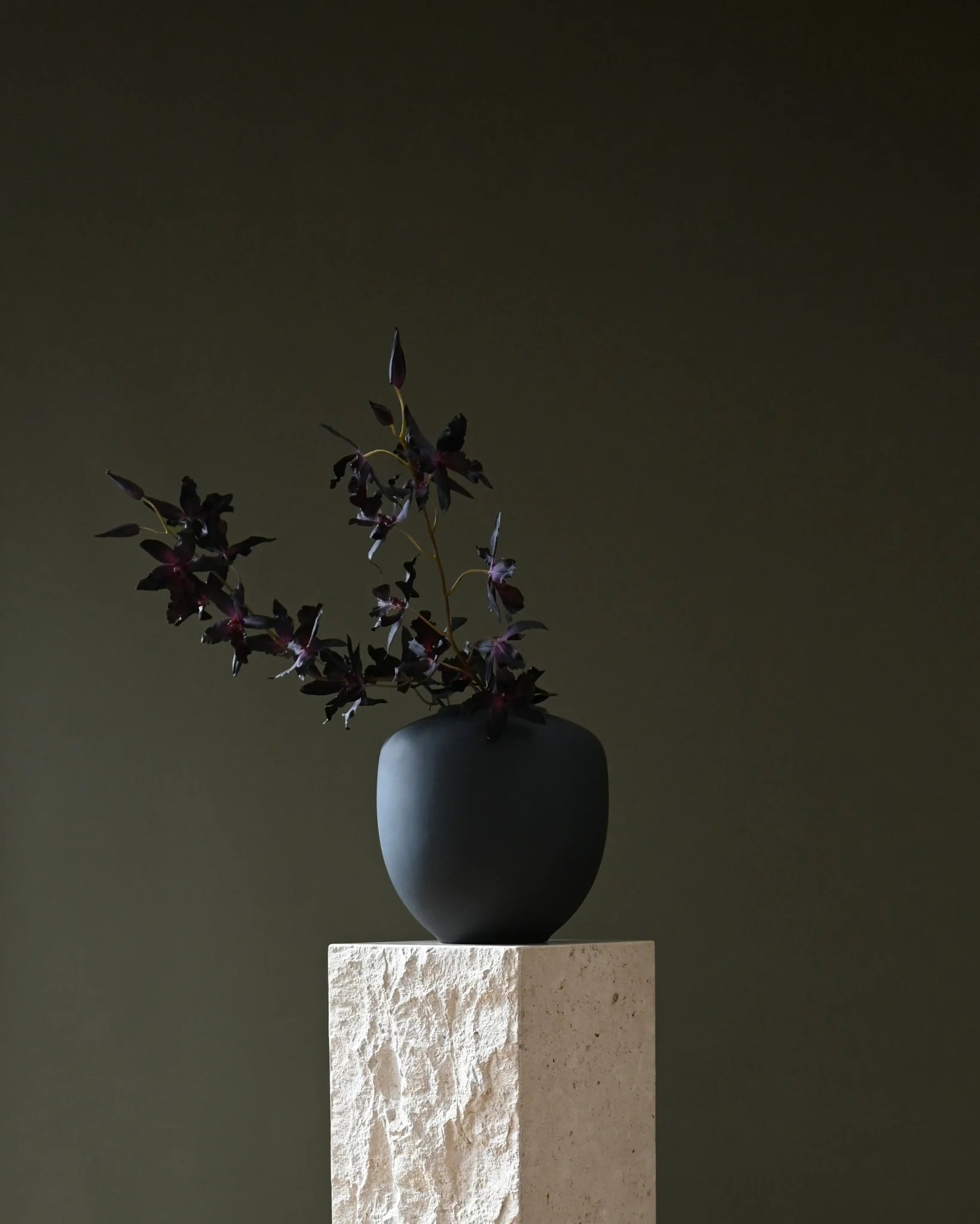 Sunao Vase, Medio - Black